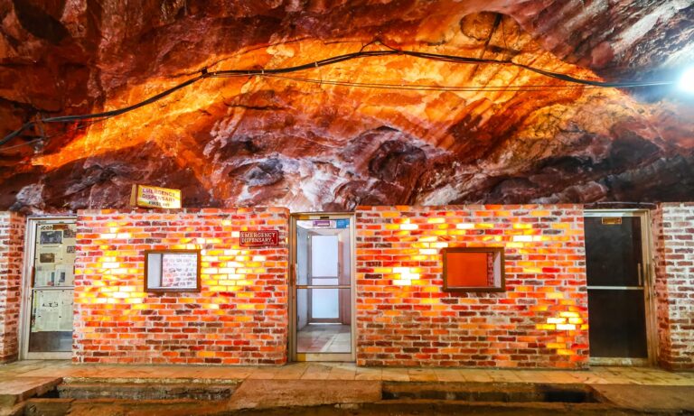 Himalayan Salt Wall Tiles for Hotels – Luxury and Health Benefits Combined